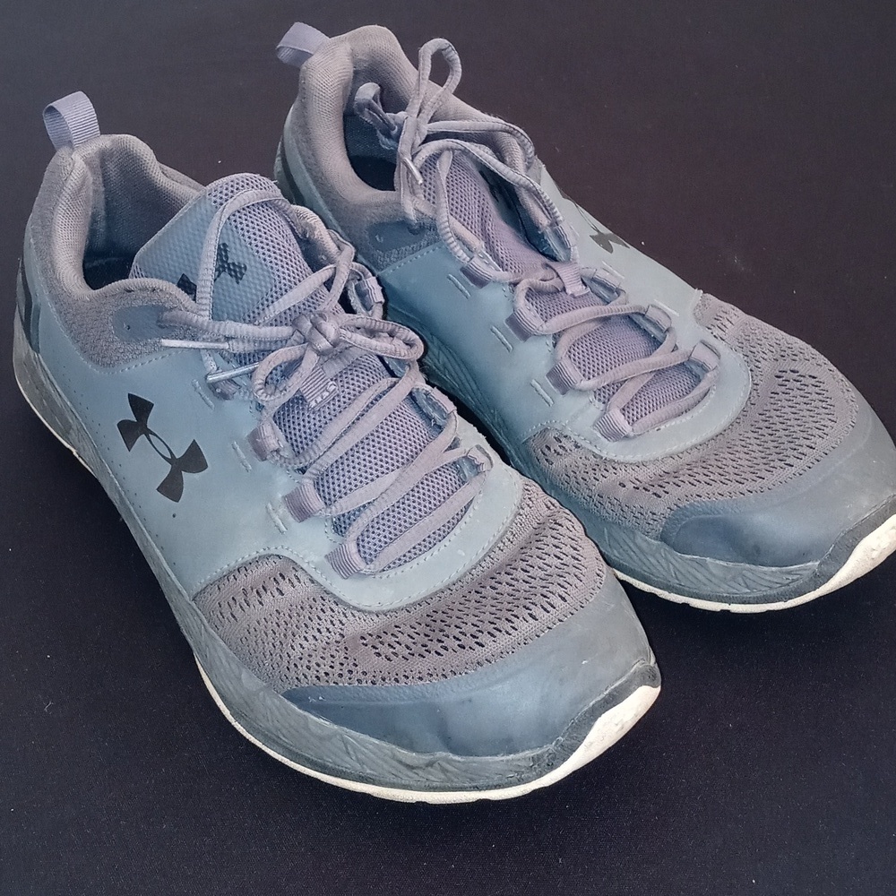 Under Armor men's tennis shoes size 11.5 Gray pre-loved
